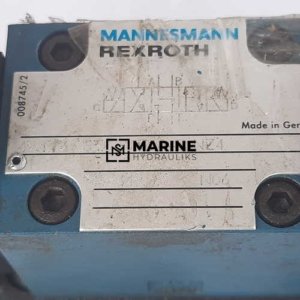 Mannesmann Rexroth 4WEH 61/6AW220-50NETZ4 Directional control valve