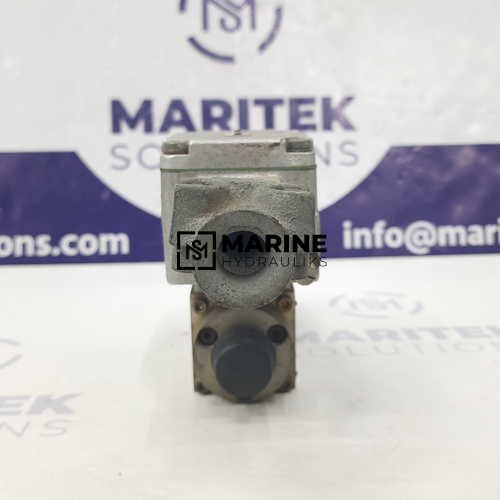 43 (1) Mannesmann Rexroth 4WE-6-D53/BG24NEX Directional control valve