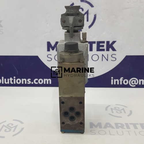 43 (2) Mannesmann Rexroth 4WE-6-D53/BG24NEX Directional control valve