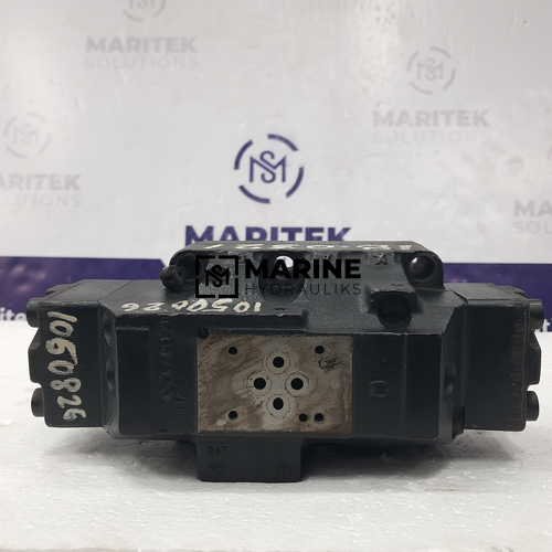 7 (1) Vickers DG5S-H8-2A-T-M-U-B5-50 Hydraulic directional solenoid valve