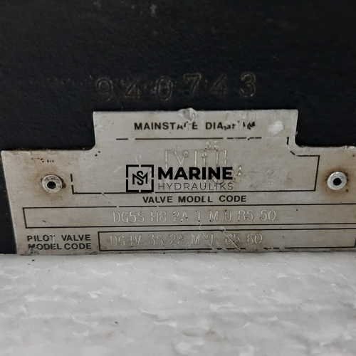 7 (5) Vickers DG5S-H8-2A-T-M-U-B5-50 Hydraulic directional solenoid valve