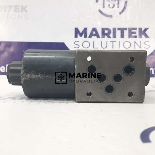 24 (3) Yuken DSG-03-2B2A-A120-50 Hydraulic Directional Valve