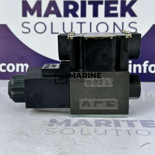 39 (8) Yuken DSG-01-2B3B-R110-50 Solenoid-operated hydraulic directional control valve